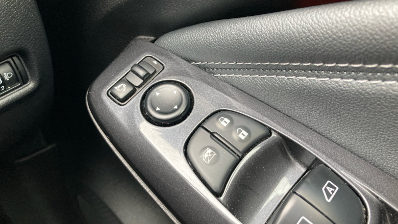 Nissan Juke 1.0 DiG-T N-Connecta 5dr DCT Petrol Hatchback